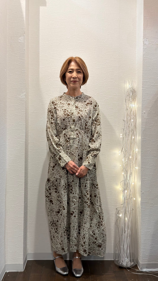花柄プリント ゴールドボタン ワンピース