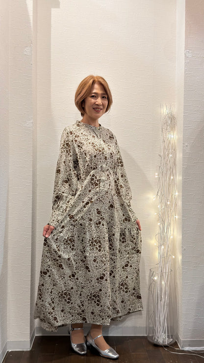 花柄プリント ゴールドボタン ワンピース