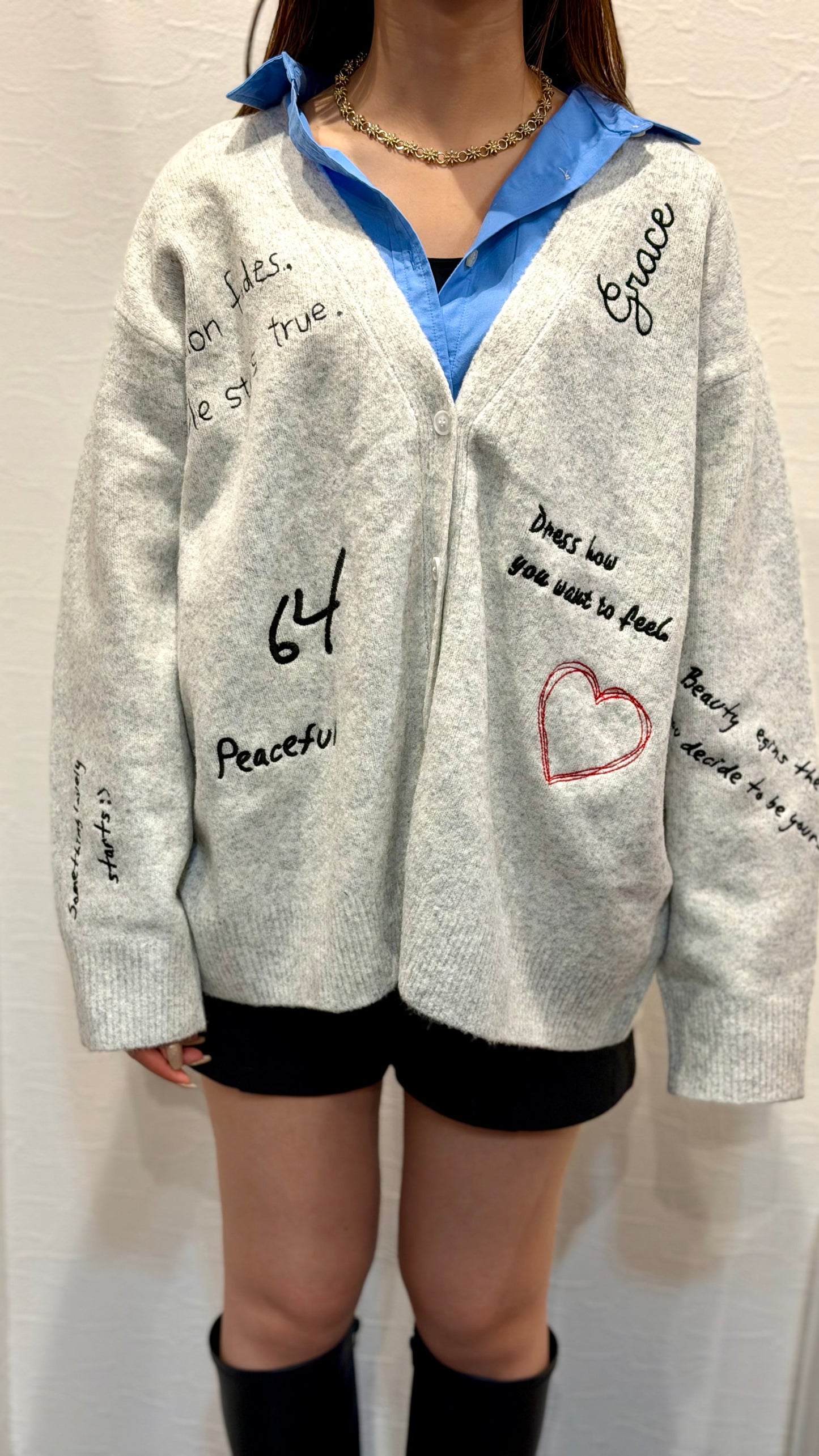 ロゴ刺繍カーディガン