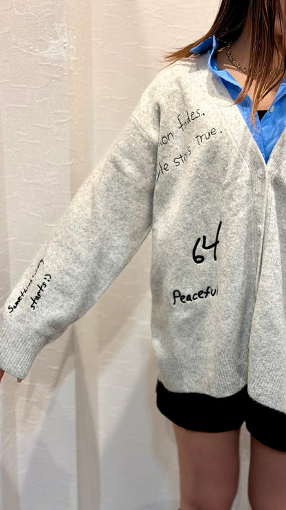 ロゴ刺繍カーディガン