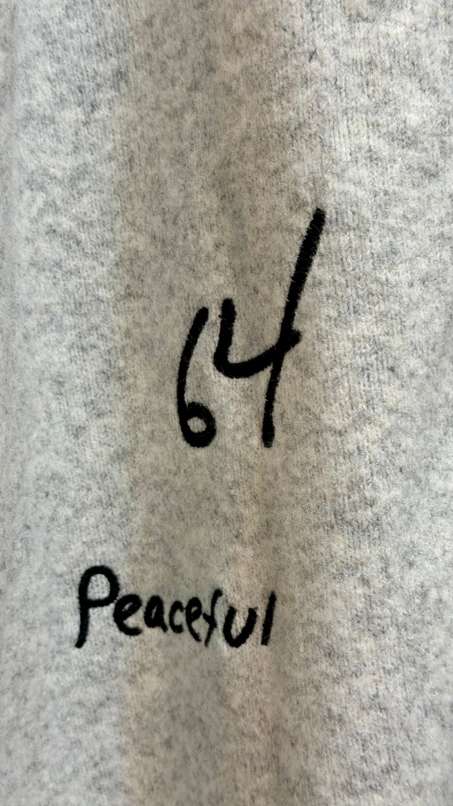 ロゴ刺繍カーディガン